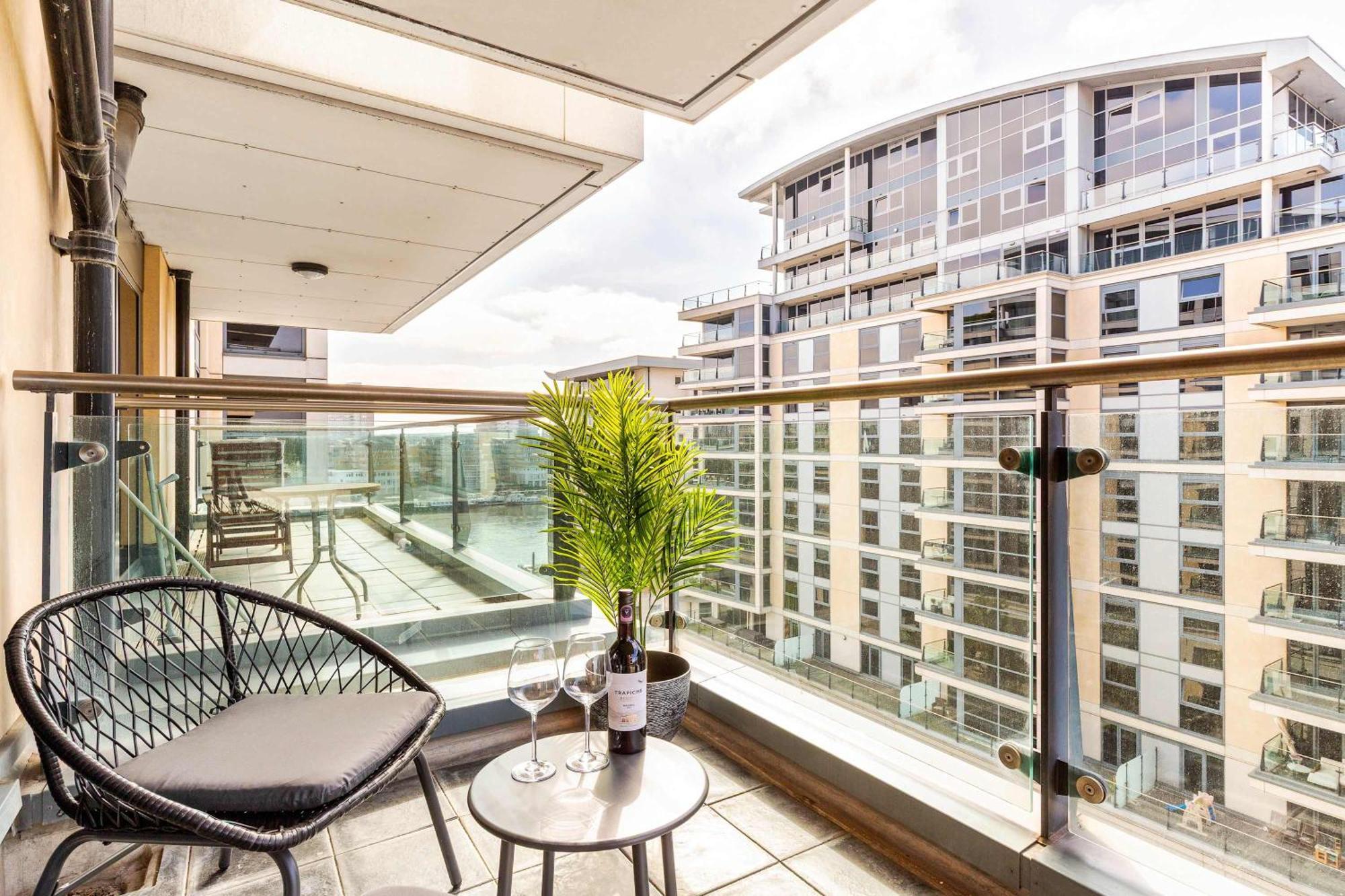 Appartamento Italian Elegance In Riverside Battersea *
