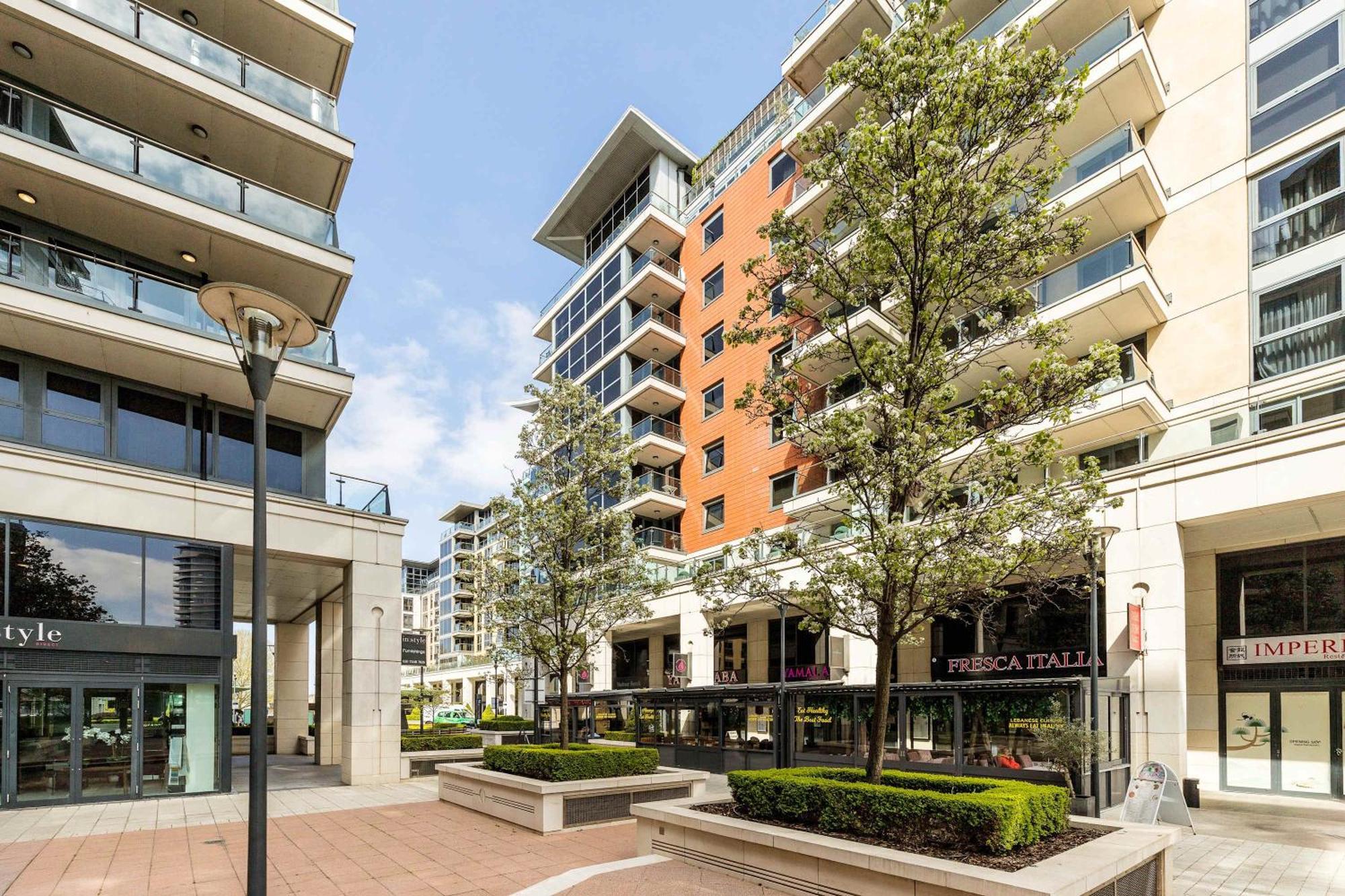 Italian Elegance In Riverside Battersea *