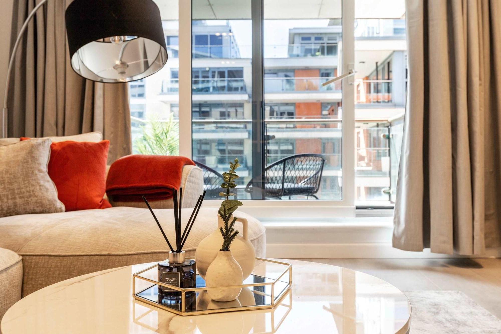 Italian Elegance In Riverside Battersea *