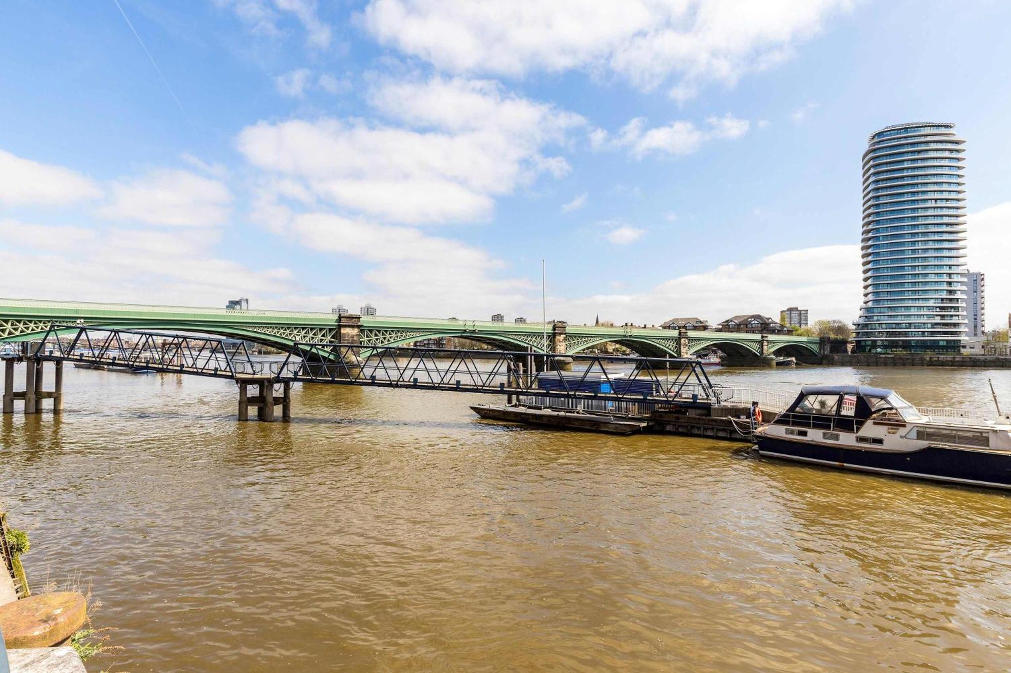 Apartament Italian Elegance In Riverside Battersea Londra
